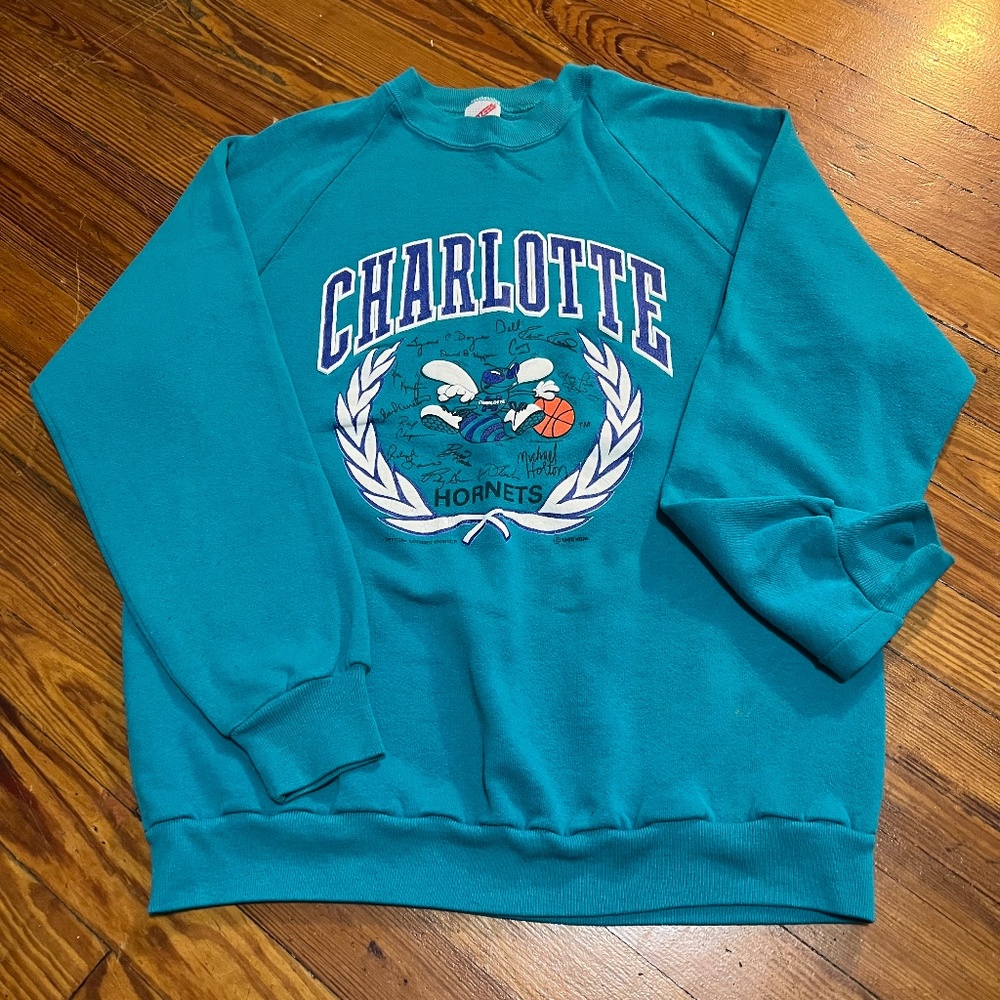 VINTAGE 1988 CHARLOTTE HORNETS SWEATSHIRT